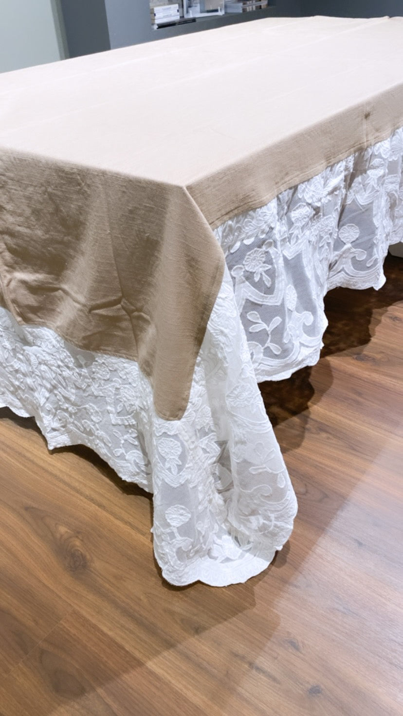Tovaglia con pizzo