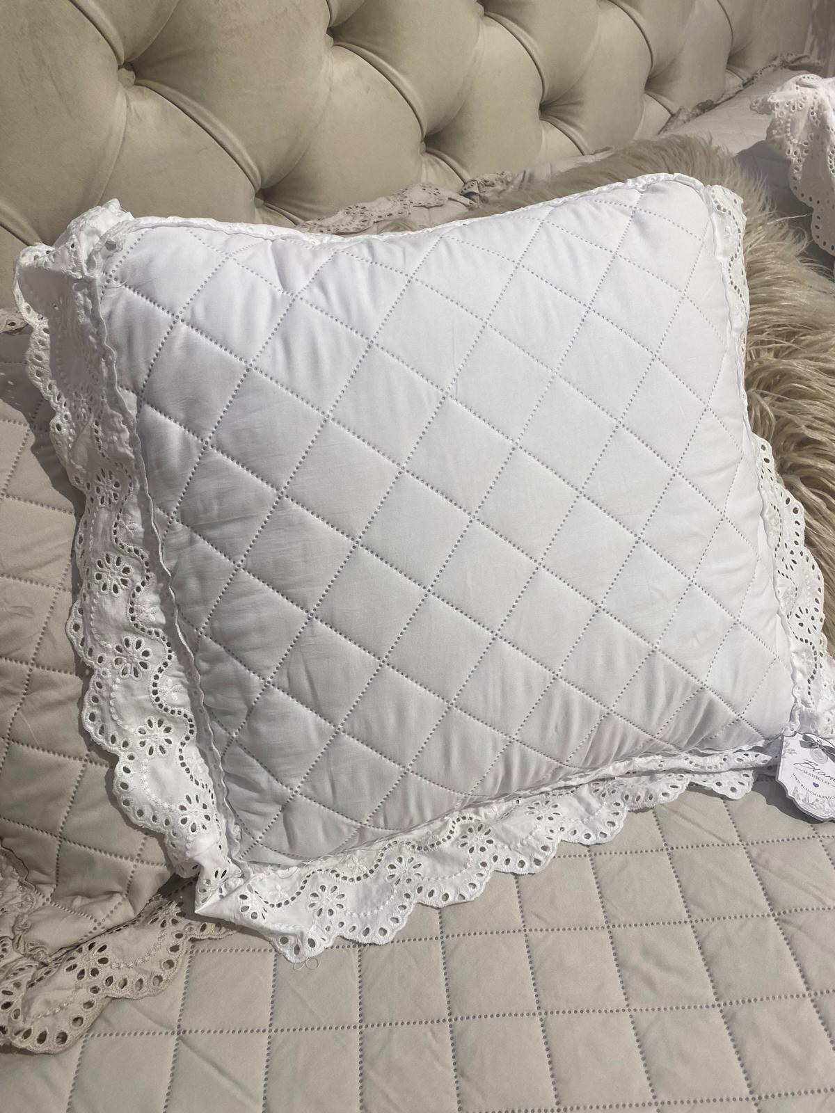 Cuscino con balza in pizzo