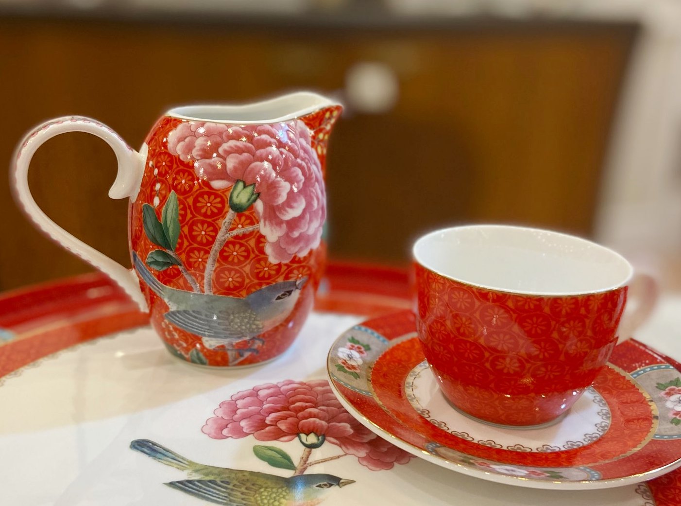 Lattiera Blushing Birds Red