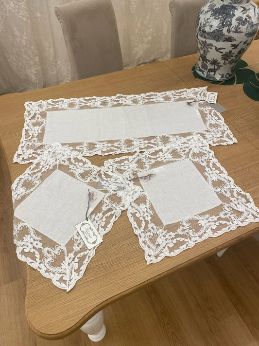 Tris di centri Cornice Arabesque bianco ottico